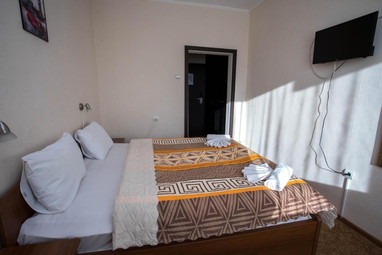 Park Hotel Ivailo Veliko Tŭrnovo Exterior photo