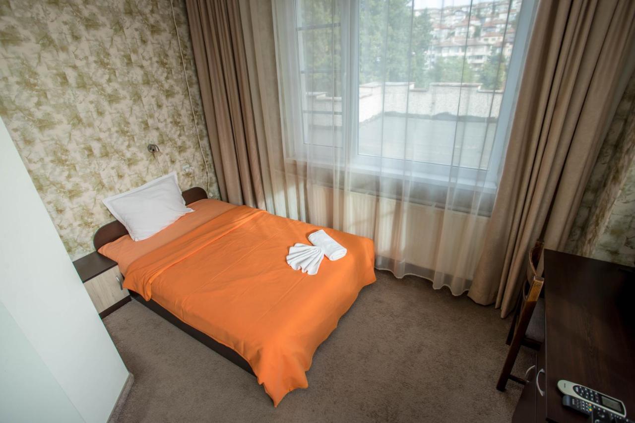 Park Hotel Ivailo Veliko Tŭrnovo Exterior photo