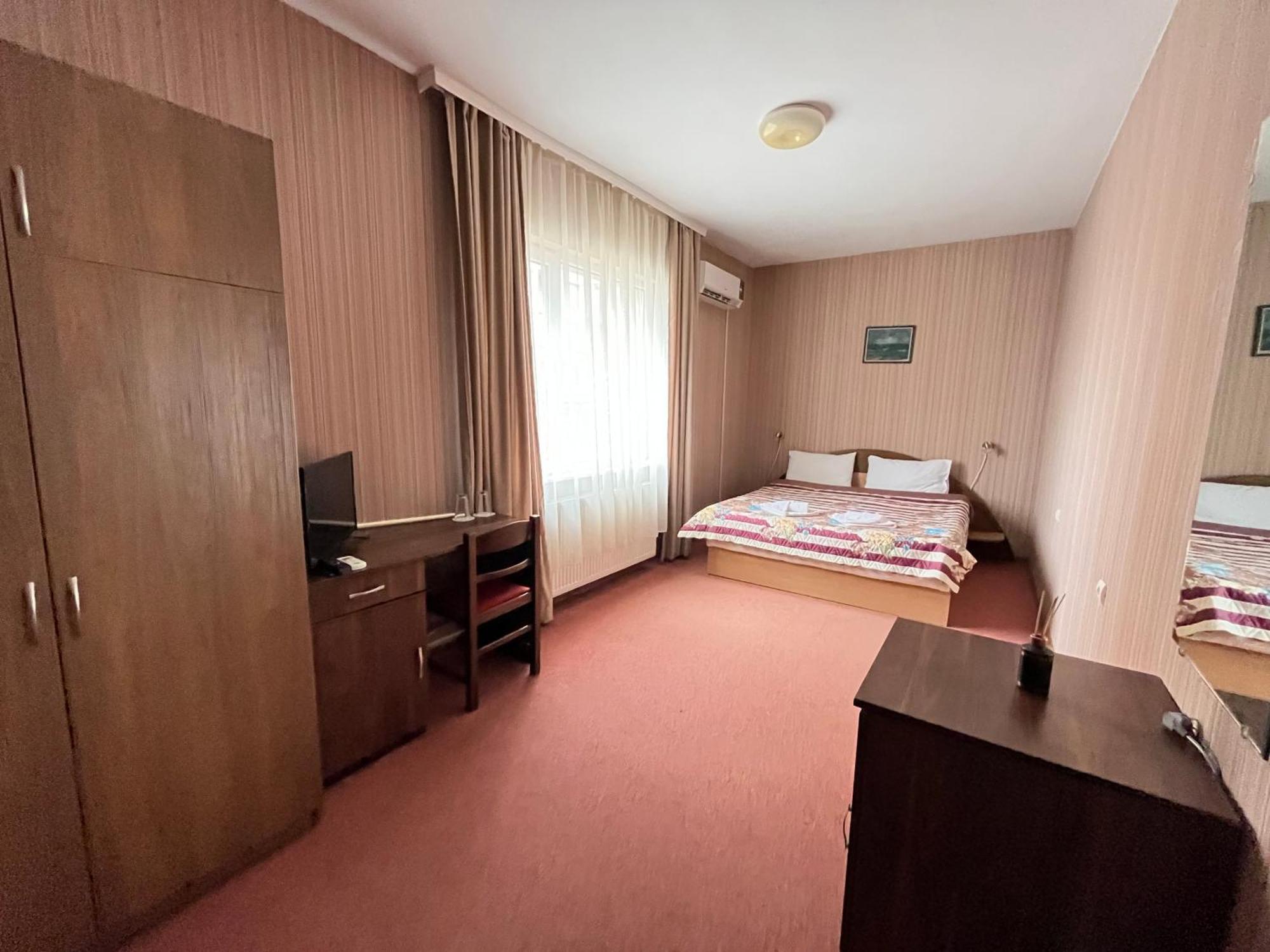 Park Hotel Ivailo Veliko Tŭrnovo Room photo