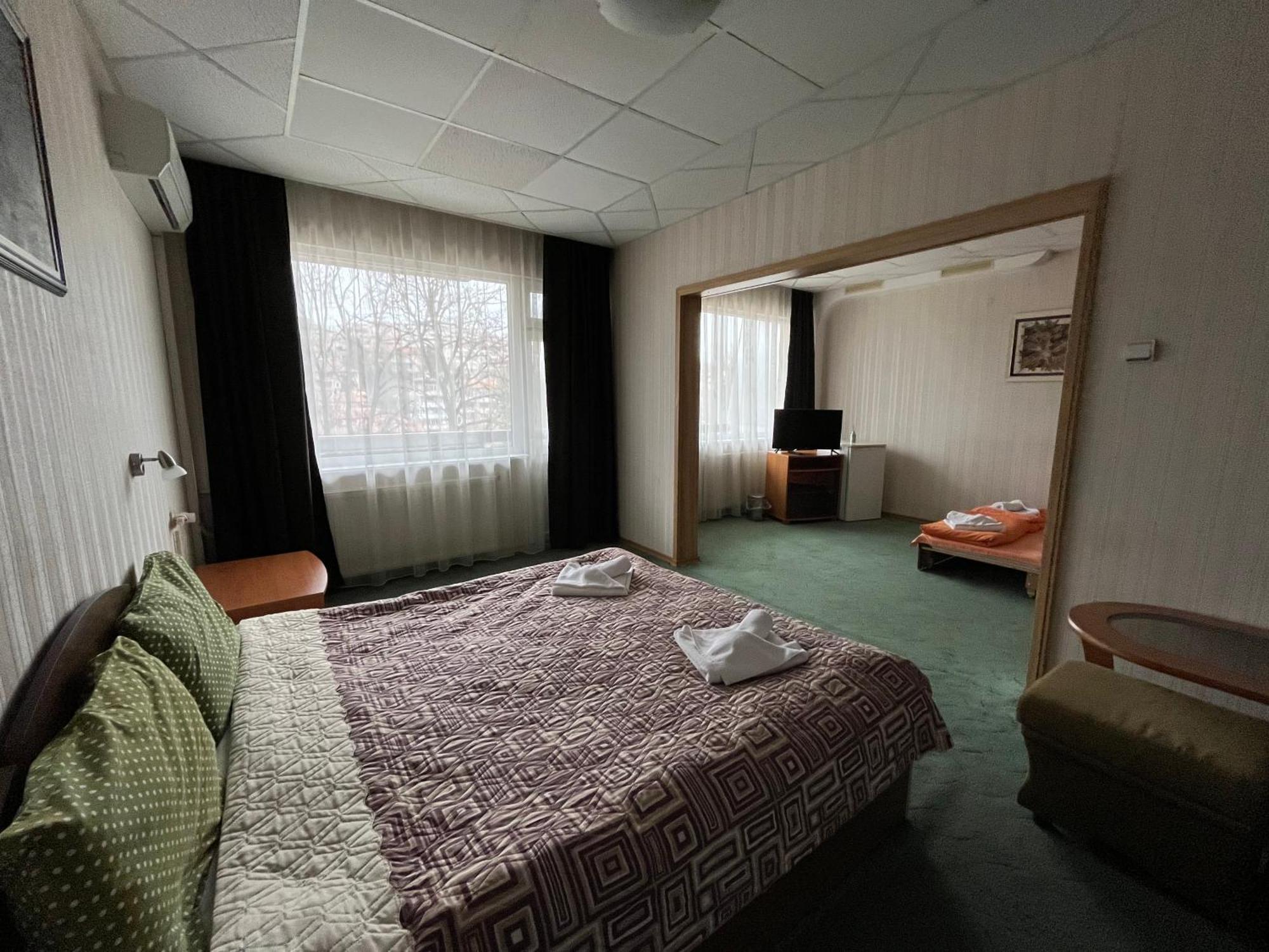 Park Hotel Ivailo Veliko Tŭrnovo Room photo